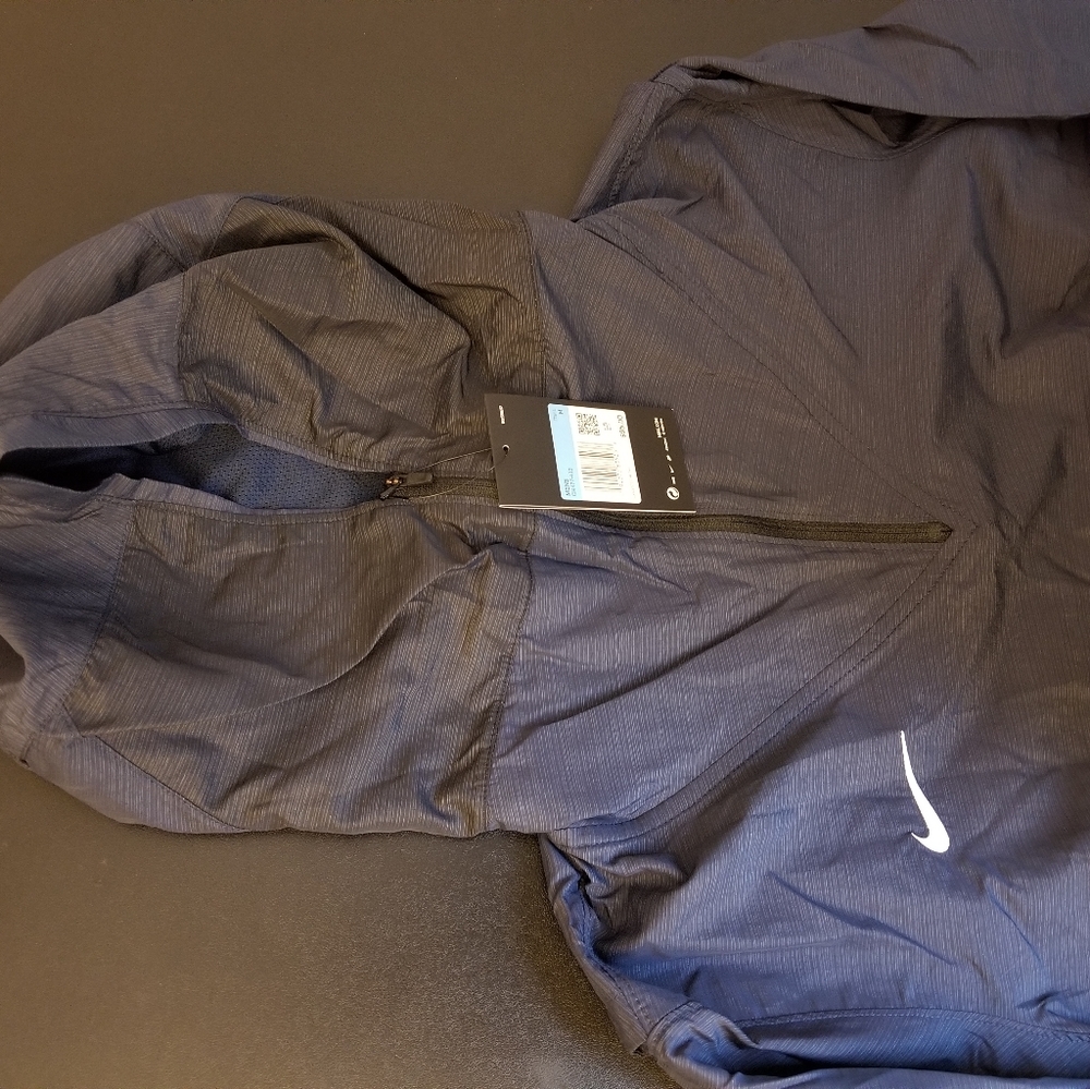 Nike Pullover - Picture 3 of 5
